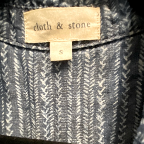 Anthropologie Cloth & Stone Denim Patterned Sleeveless Button Down Top - Picture 4 of 7